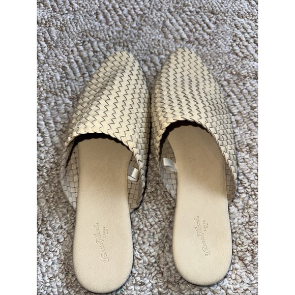 Womens Universal Thread Woven Mule Shoes Beige Slip On Pointed Toe Size 9 NWOT - Picture 3 of 4